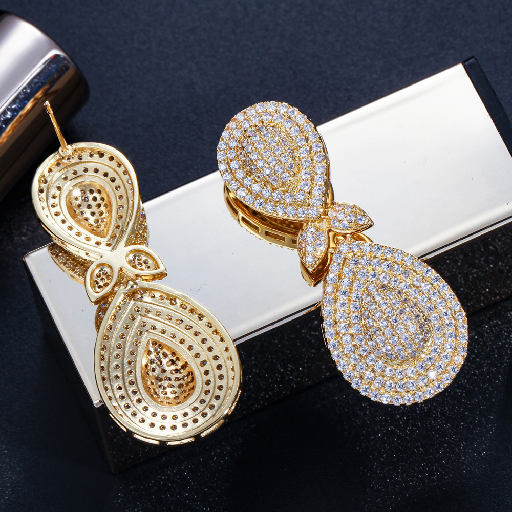 1 Pair Classical Exaggerated Water Droplets Plating Copper Zircon 18K Gold Plated Stainless Steel Earrings