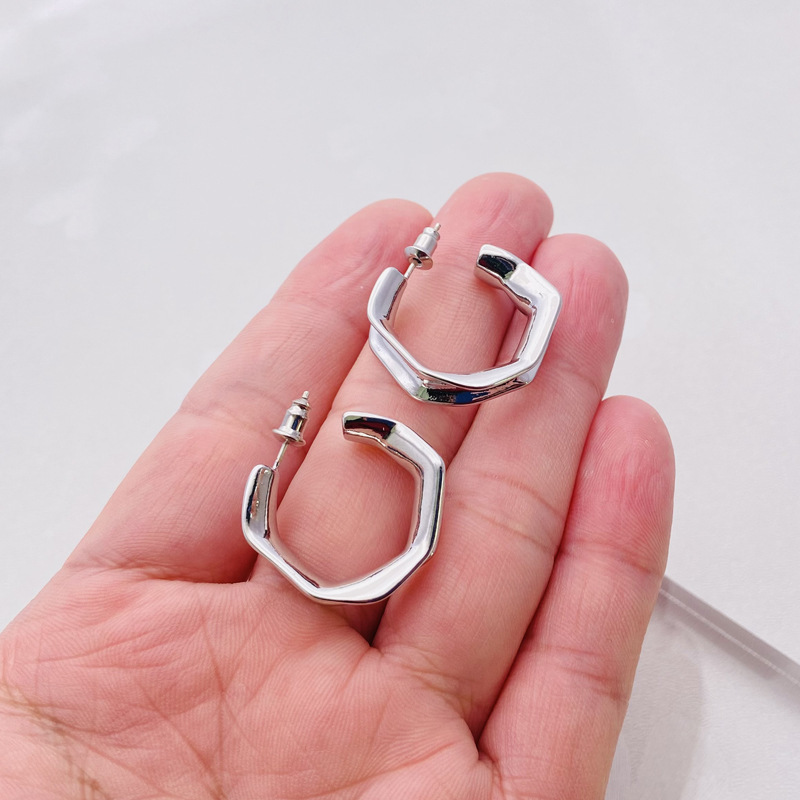 Folded Hoop Earrings Women's French  Cold Wind East Gate Earrings  Brass Plated 18K Earrings Wholesale
