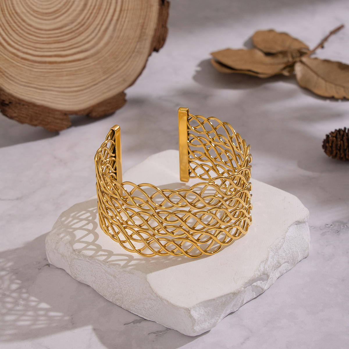 18K Gold Plated Geometric Wide Line Intersecting Hollow Bracelet Jewelry 304 Stainless Steel Waterproof Non-Fading Accessories