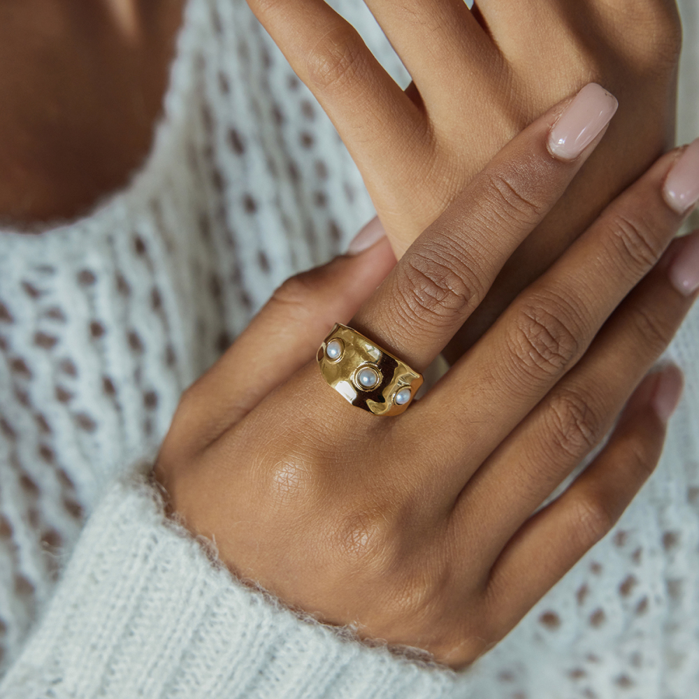 Elegant Ladies Ring With Glass Pearl Stainless Steel 18K Gold Plated Geometric Pattern Vacuum Electroplating Jewelry Accessory