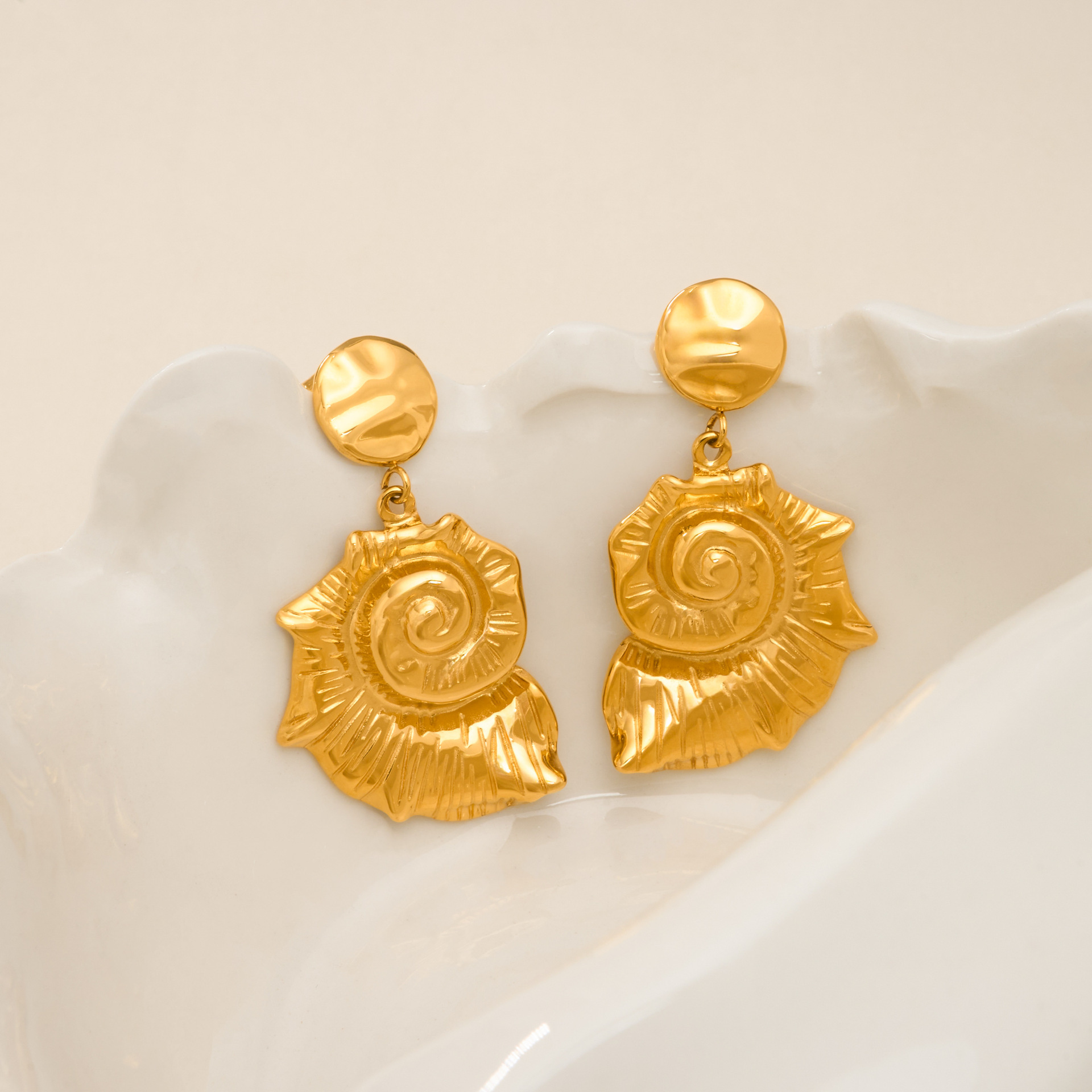 Casual Summer Vacation Style Abalone Pendant Earrings Gold Plated Titanium Steel Geometric Pattern Women's Jewelry Accessories