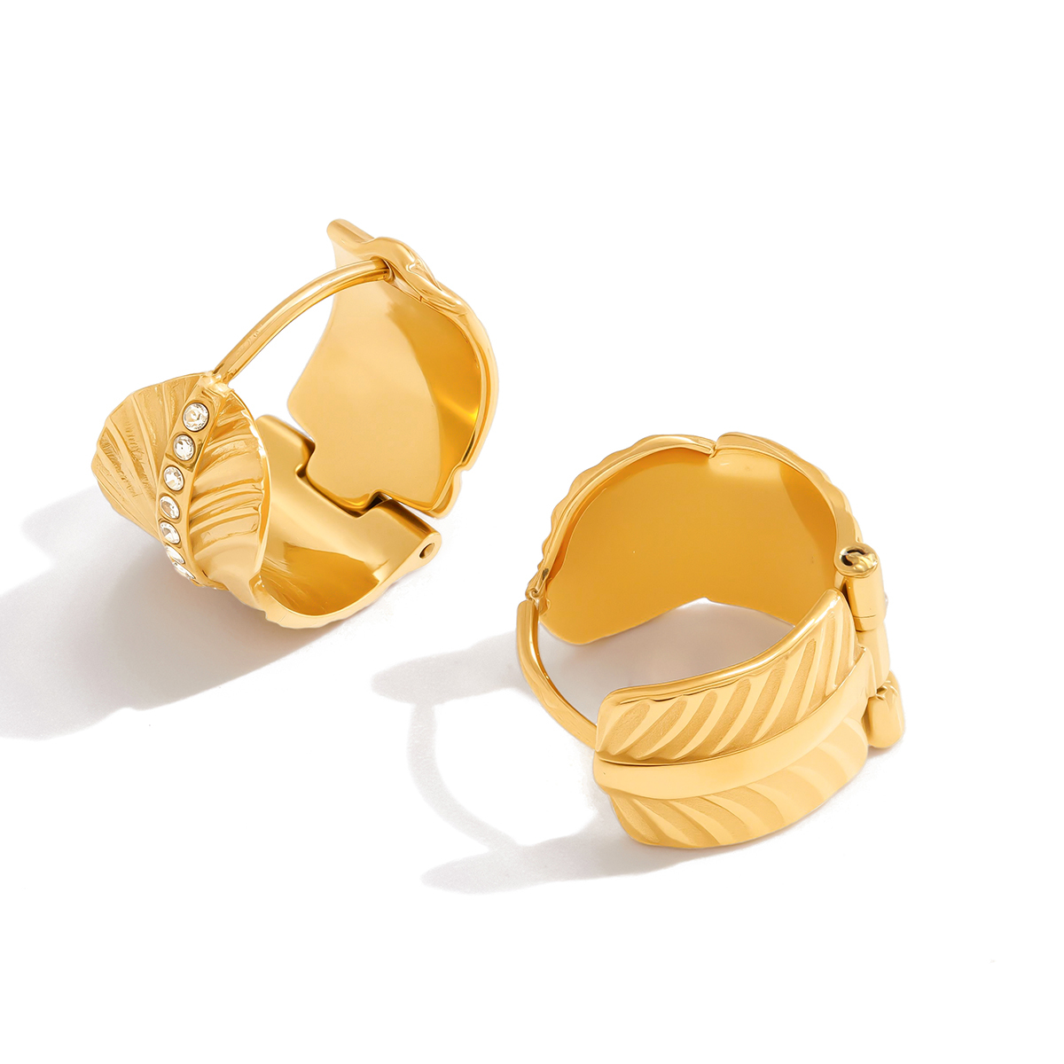 Women - Classic Style / 18K Gold 304 Stainless Steel + Rhinestones + Geometric Pattern / Leaf Earrings With White Diamonds