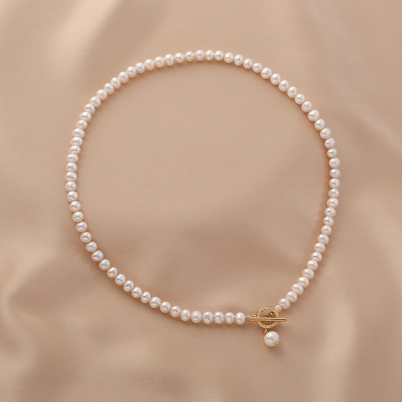 Fashionable Natural Freshwater Pearl Necklace For Women OT Clasp Design Simple Elegant Geometry Pattern Geometric Pendant