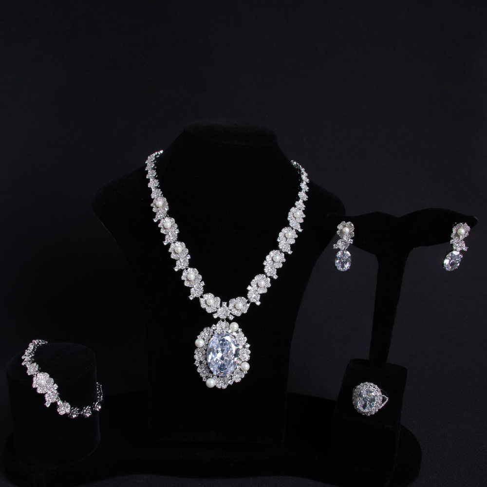 Zircon Pearl Necklace Jewelry Set High-grade Floral Zircon Necklace Earrings Bracelet Plant Pattern Induction