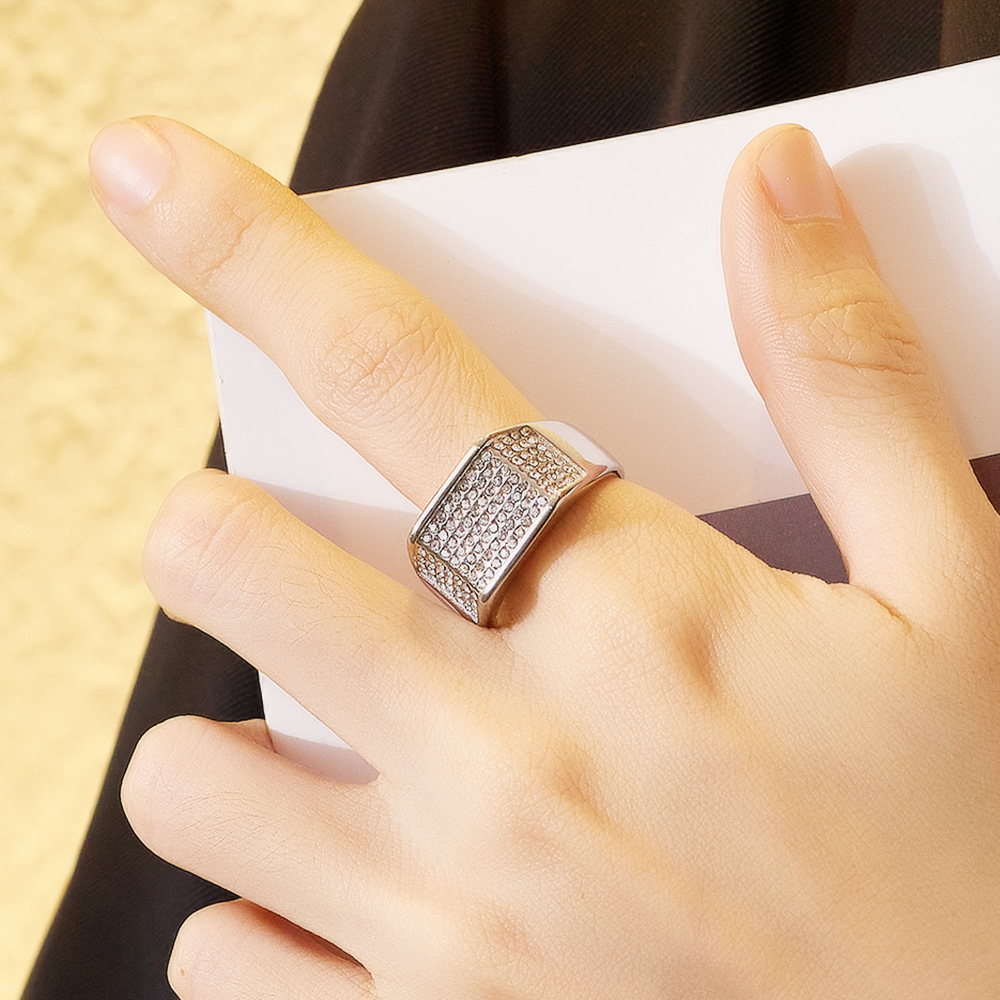 Titanium Steel Men's Ring Classic Dominant Inlaid Zircon Stainless Steel Ring Men's Geometric