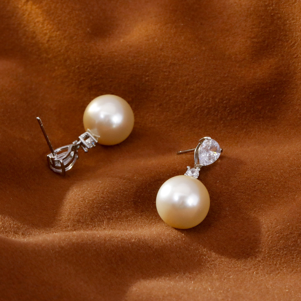 Fashionable Pearl Earrings Women's Round Zirconia Studs Luxury Light Elegant New 2025 Trendy Jewelry Accessories