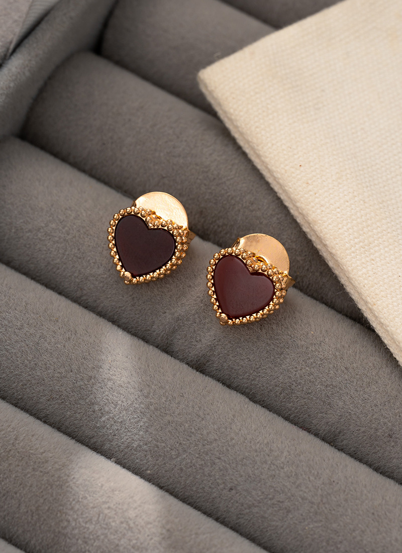 French Heart Shaped Earrings Women's Fashionable Elegant Small Precise Ear Jewelry High-End Sensation Light Luxury