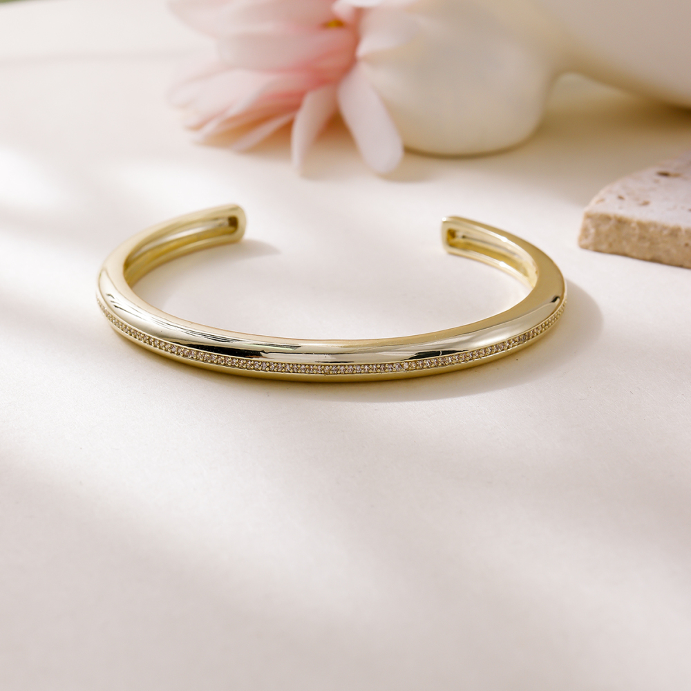 Light Luxury Niche Clothing Accessories Bracelet Bangle Water Plated Copper Geometric Pattern Curved Hollow Design Star Bracelet