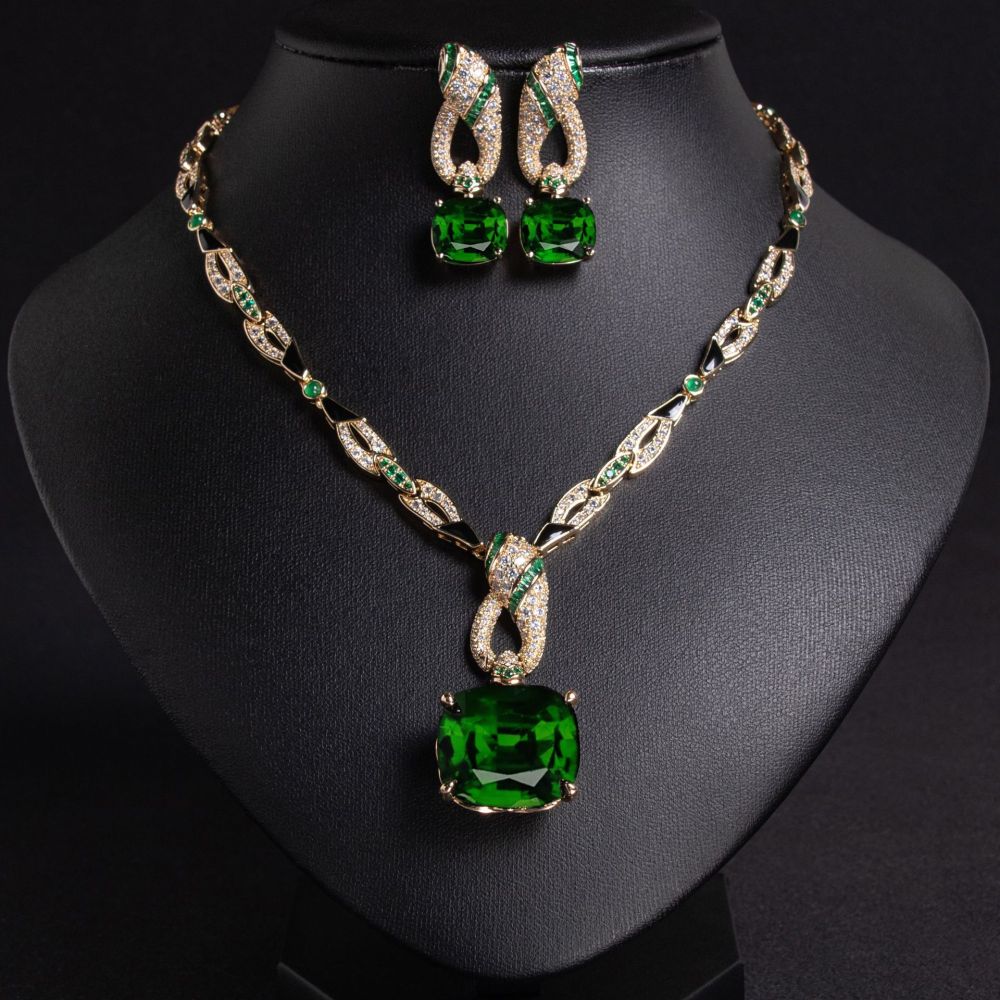 Fashionable Geometric Design Jewelry Set Luxury Versatile High-End Minimalist Snake Necklace Women's Accessory Elegant Earrings