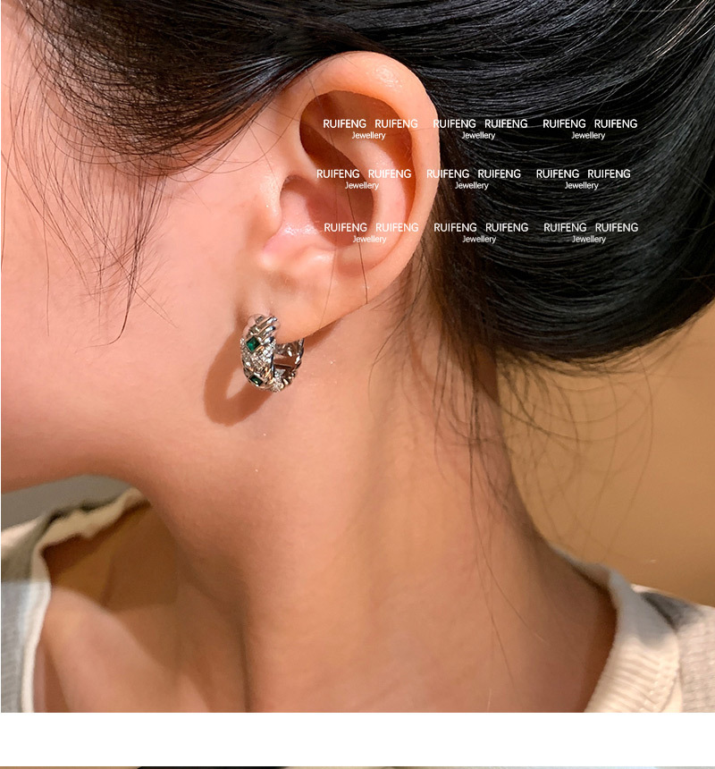 Elegant Green Zircon Diamond Metal Rhombus Pattern Women's Hoop Earrings French Vintage Style High Fashion Luxury Ear Jewelry