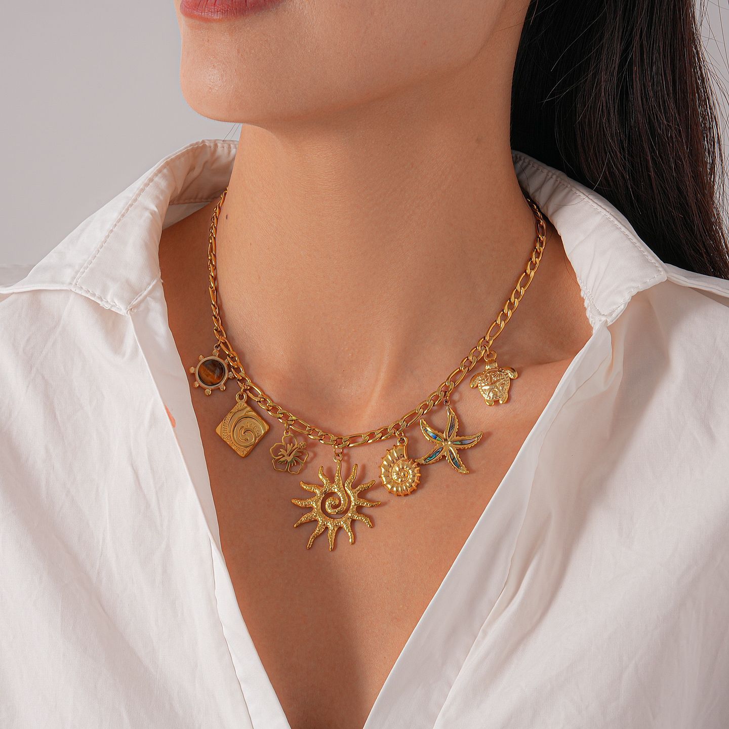 Fashionable Stainless Steel Sun Pendant Necklace Women's Versatile Light Luxury Geometric Pattern Electroplated Jewelry Accessory