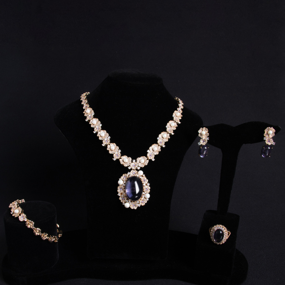 Zircon Pearl Necklace Jewelry Set High-grade Floral Zircon Necklace Earrings Bracelet Plant Pattern Induction