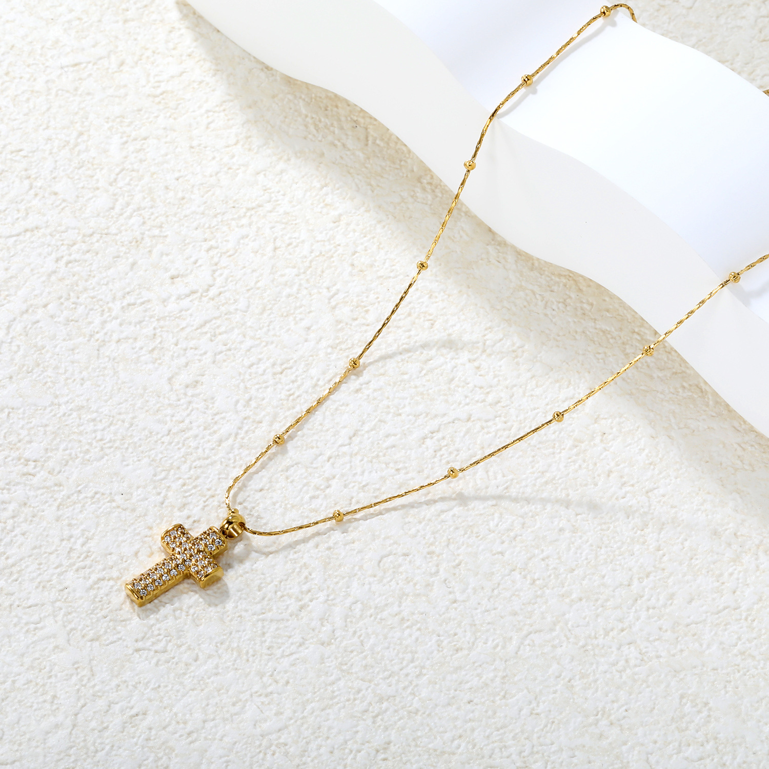 Elegant And Simple Cross Zircon Necklace For Women, European And American Style Jewelry Accessories, Geometric Pattern, 304 Stainless Steel Material