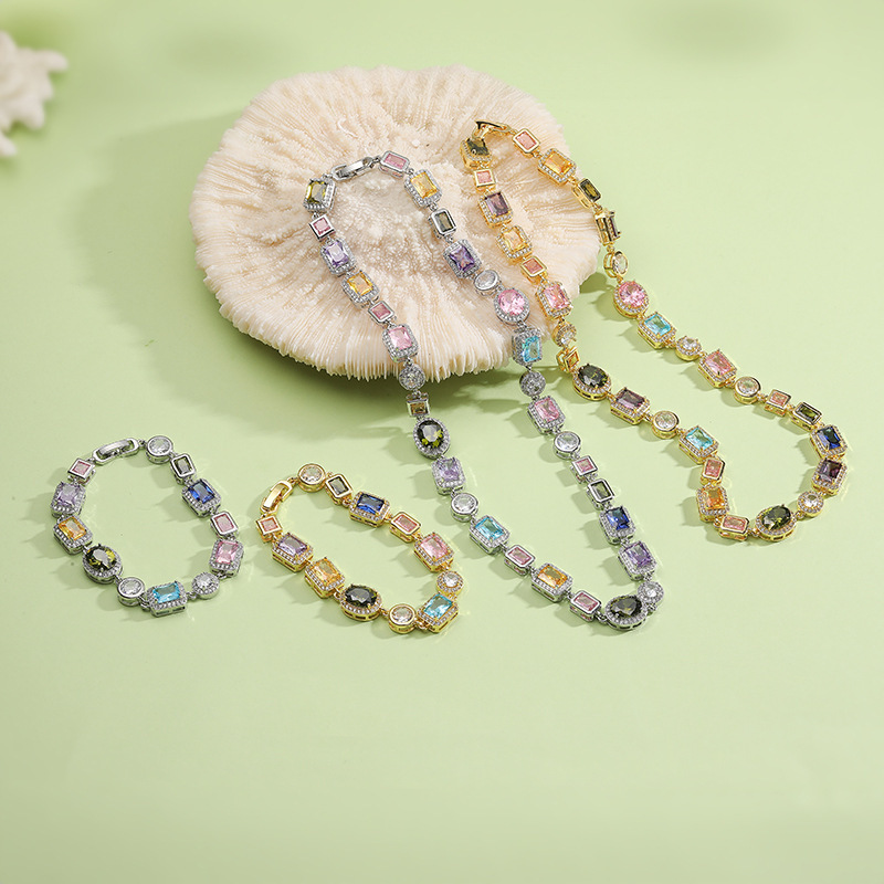 Retro Luxury Geometric Color Diamond Embedding Bracelet Necklace Set Palace Style Fashion Jewelry Accessories For Women