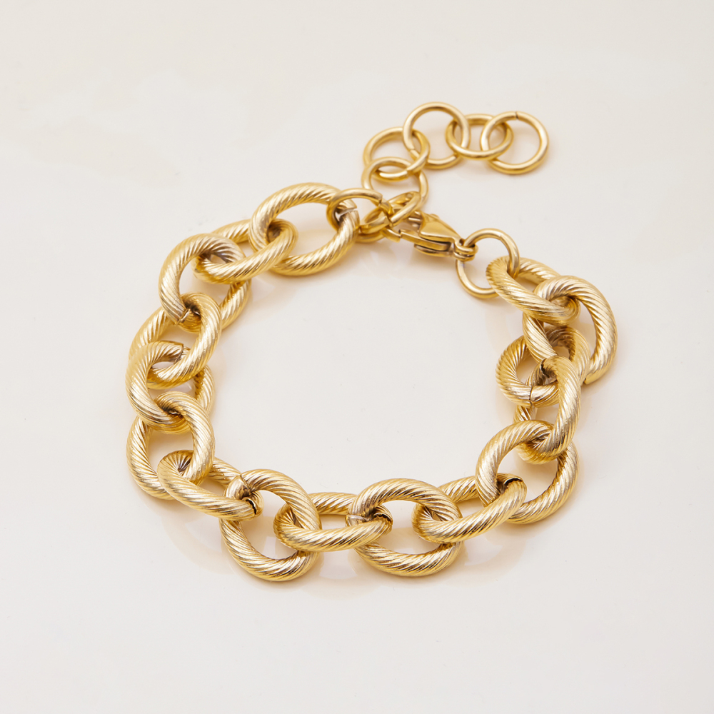 Ladies Vintage Style Stainless Steel Cross Chain Bracelet Screw Thread 18K Gold Plated Adjustable Length Travel Friendly Jewelry