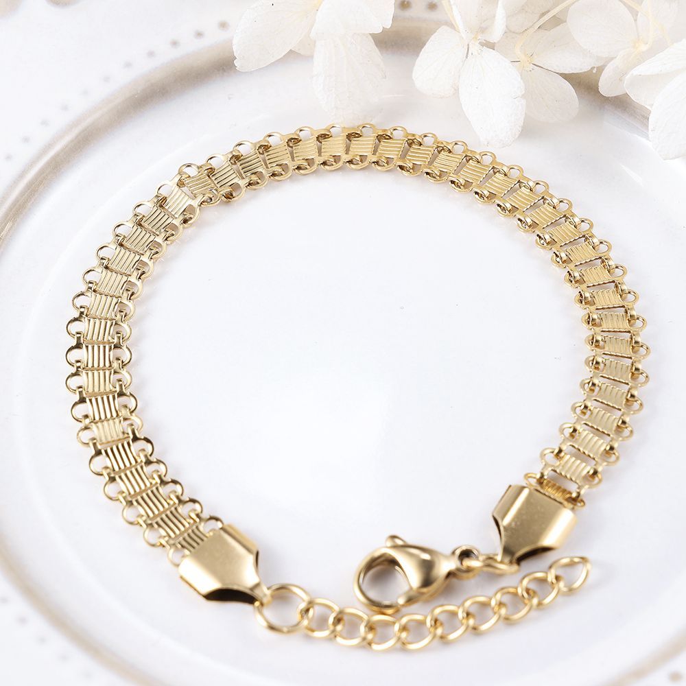 PVD Coated 18K Gold Plated Solid Color 201 Stainless Steel Simple Style Classic Style Waterproof Non Tarnish 201 Stainless Steel Bracelets