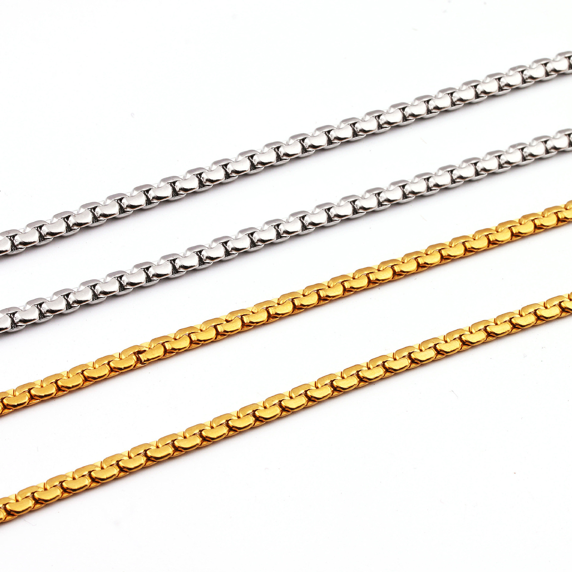 Fashionable Stainless Steel Metal Necklace Flat Pearl Chain Jewelry Accessory Non-Fading Wave Pattern Titanium Steel Unisex