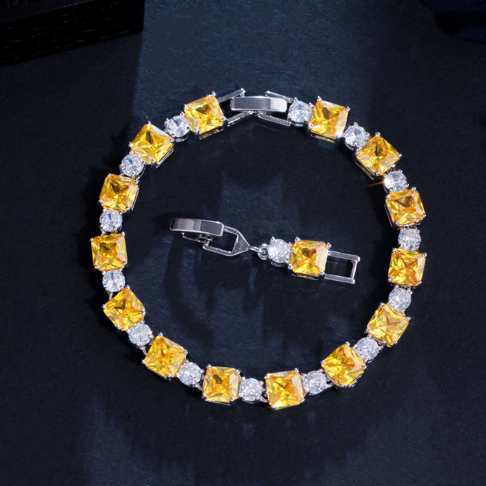 Wholesale Basic Modern Style Classic Style Geometric Brass Inlay Gold Plated Rhinestones Zircon Bracelets
