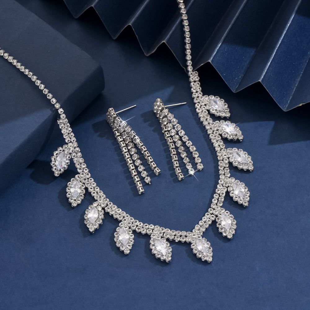 Fashionable  Wedding Jewelry Set Earrings Necklace Bracelet For Bridal Gown Accessories Luxury Style