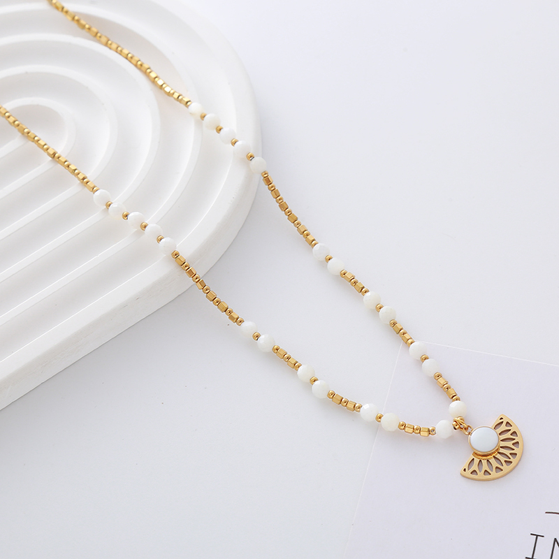 Wholesale Jewelry Simple Style Classic Style Color Block 304 Stainless Steel Shell Haematite Gold Plated 18K Gold Plated Beaded Plating Necklace