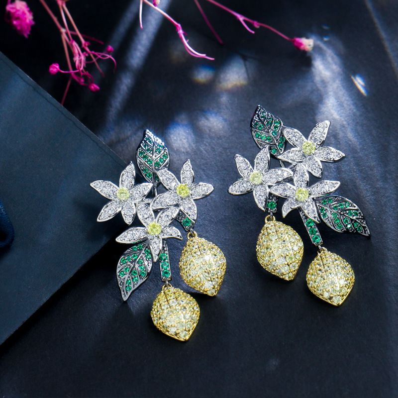 1 Pair Glam Classic Style Irregular Plant Flower Plating Inlay Copper Zircon Drop Earrings