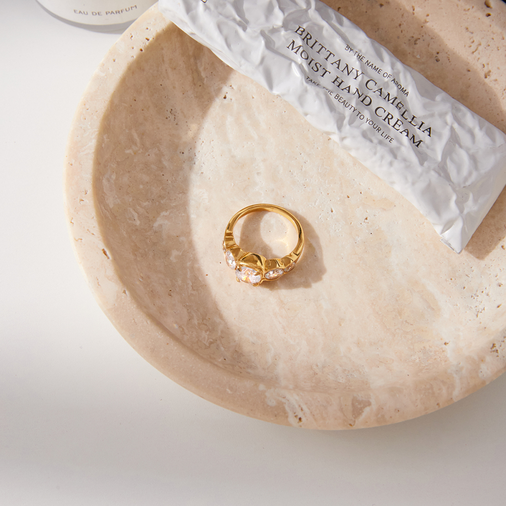 Women's Classic Style 18K Gold Stainless Steel + Zircon Round White Zircon Inlaid Ring Size 7
