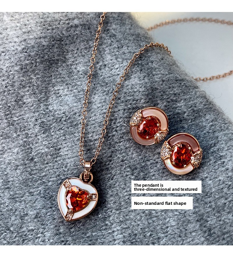 Pink Zircon Heart Pendant Necklace Women Summer Accessory Luxury Dainty Heart Clavicle Chain Fashion Jewelry Copper Plated