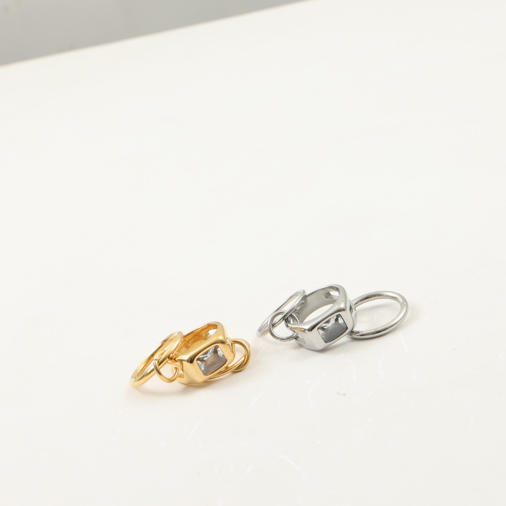 Vacuum Electroplating (In Furnace) Plated 18K Real Gold Geometric Three Rings Interlocking Cubic Zirconia 304 Stainless Steel Ring