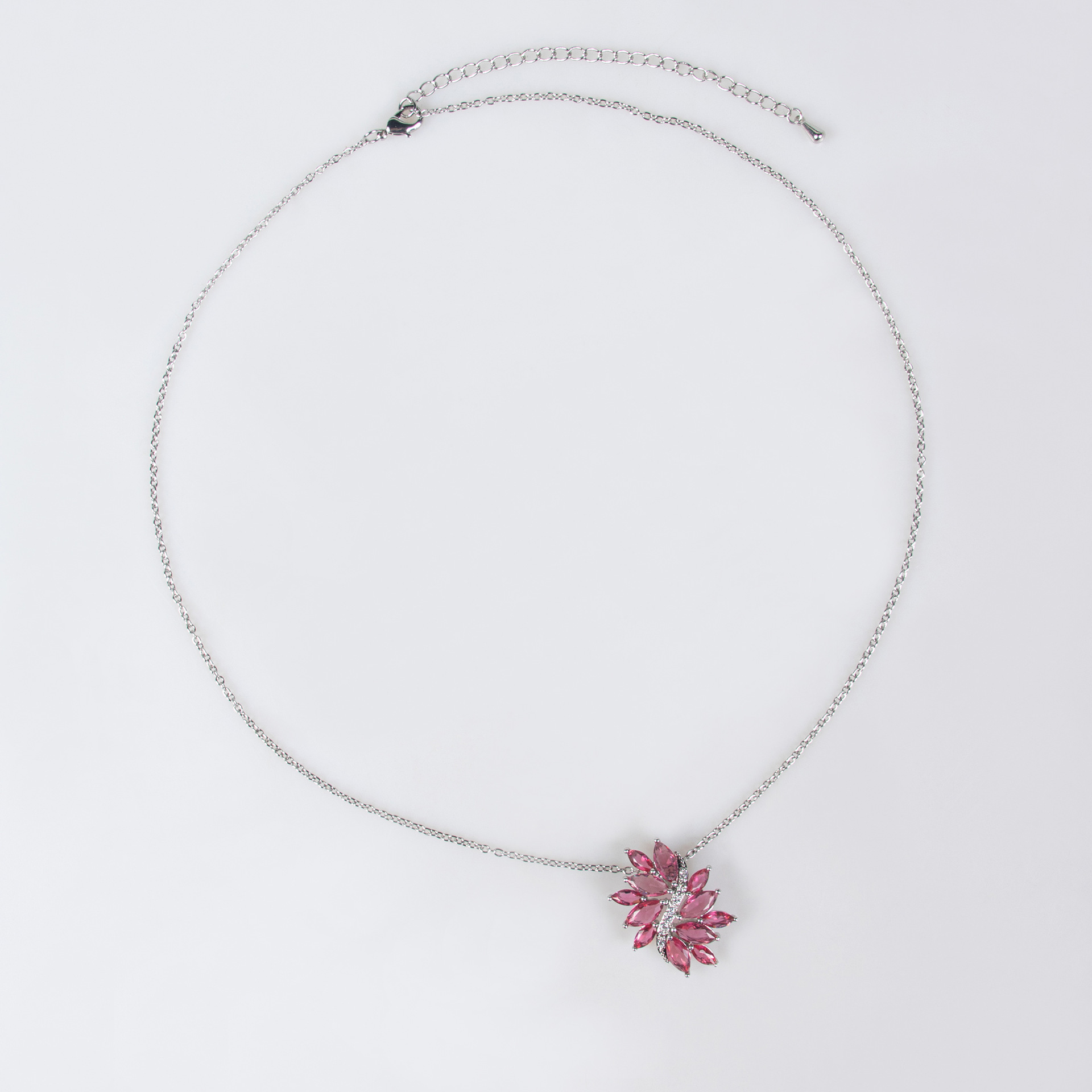 Zircon Flower Necklace Set For Brides Two-Piece Gold Jewelry Slimming Lockbone Chain Elegantly Crafted Plant Pattern Accessories