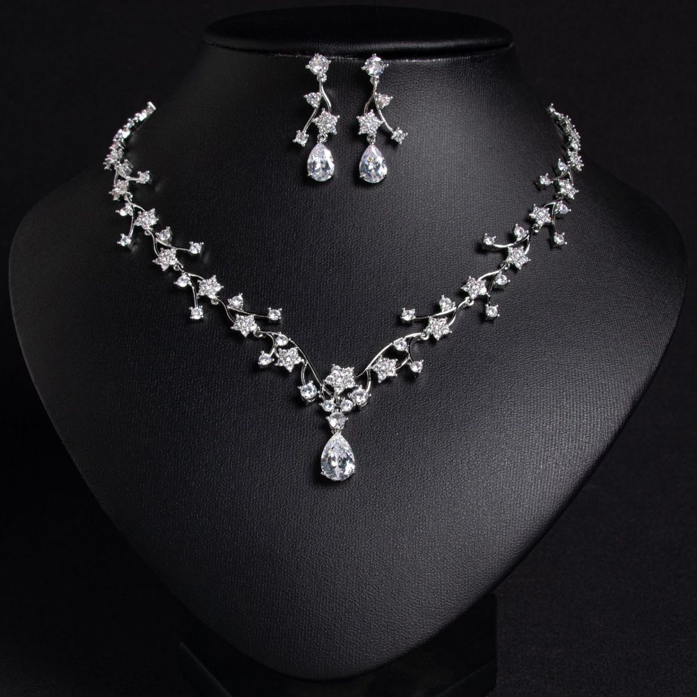 Sweet Floral Zircon Short Necklace Jewelry Set With Earrings Full Of Stars Lockbone Chain Elegant Women's Copper Accessories