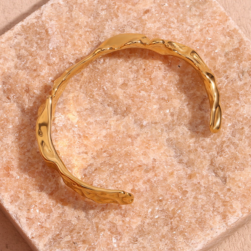 PVD Coated Real Gold Plated 18K Irregular Waves 304 Stainless Steel Basic Simple Style Classic Waterproof Non Tarnish Bangle