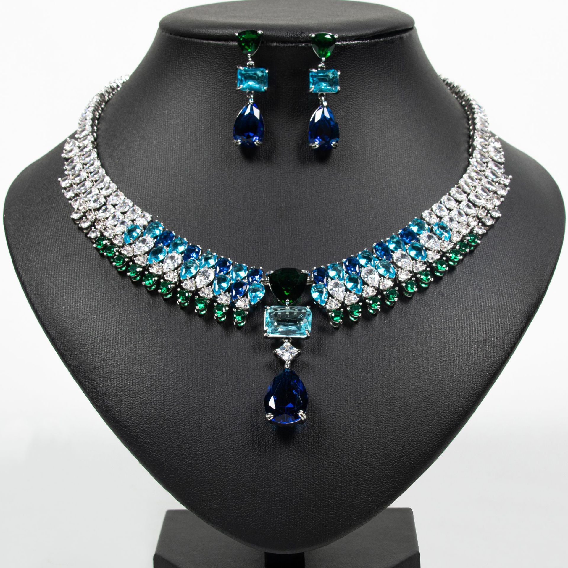 Luxurious Women's Zircon Necklace Earring Set Elegant Waterdrop Design Versatile High-End Jewelry Combo Perfect For Brides