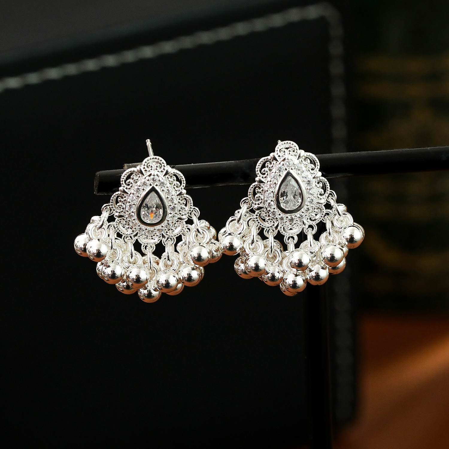 Bohemian Style Copper Plated Thick Silver Fashion Tassel Silver Full Diamond Metal Small Ball Earrings High-end Lace Edge Drop Earrings