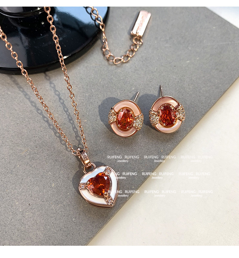 Pink Zircon Heart Pendant Necklace Women Summer Accessory Luxury Dainty Heart Clavicle Chain Fashion Jewelry Copper Plated