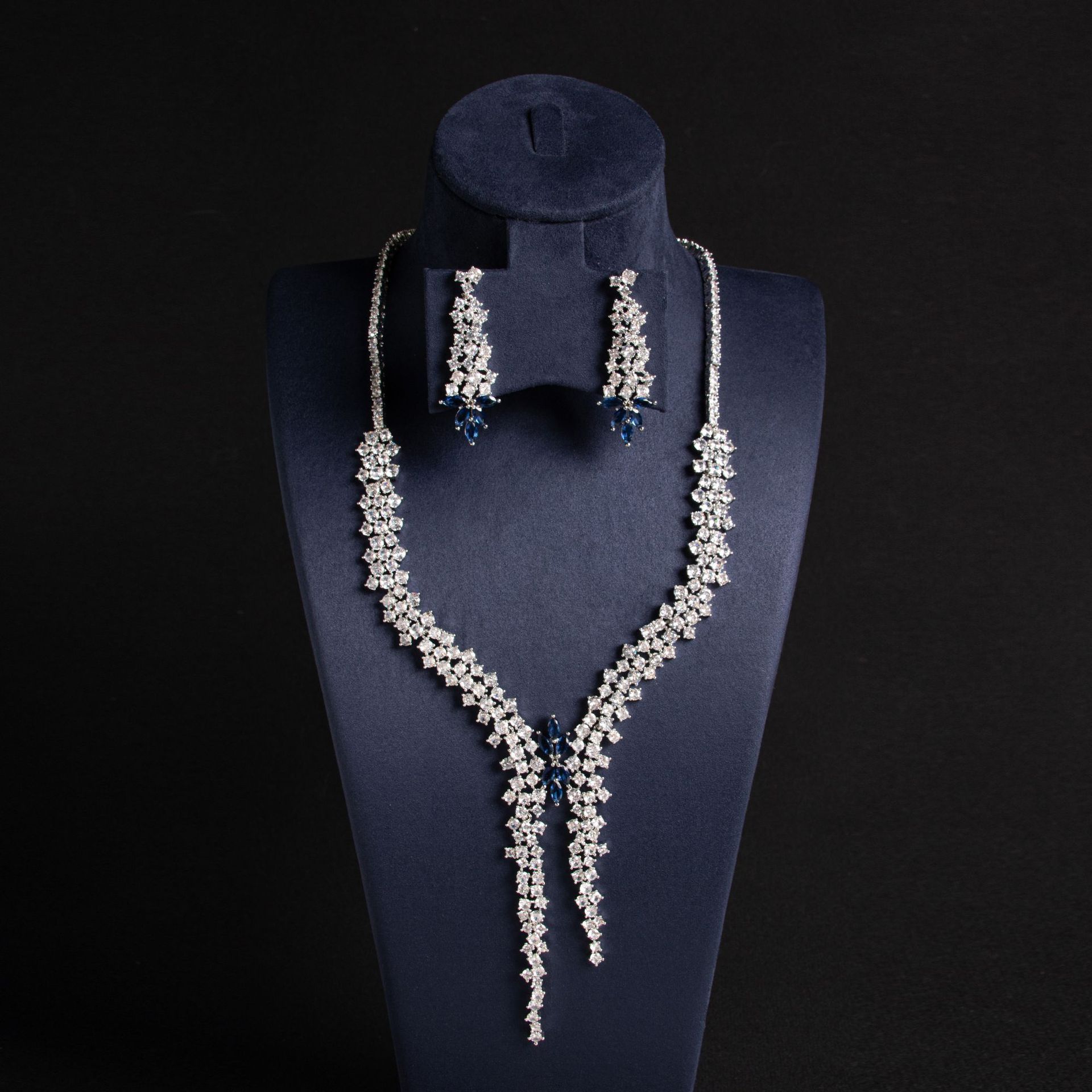 Bohemian Style Floral Zircon Necklace And Earring Set Long Pendant Glitzy Elegant Sweet Personalized Copper Jewelry For Women