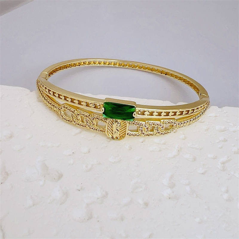 Wholesale Jewelry Vintage Style Classic Style Heart Shape Copper 18K Gold Plated Bangle