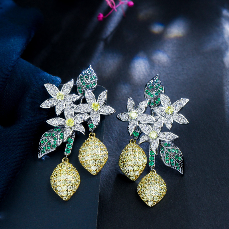 1 Pair Glam Classic Style Irregular Plant Flower Plating Inlay Copper Zircon Drop Earrings