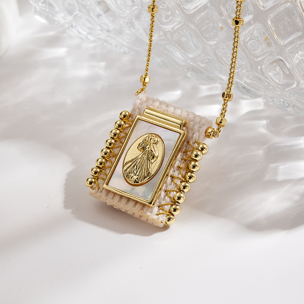 Hot-Selling New Copper Water Plated Imitation Gold Shell Virgin Mary Character Necklace