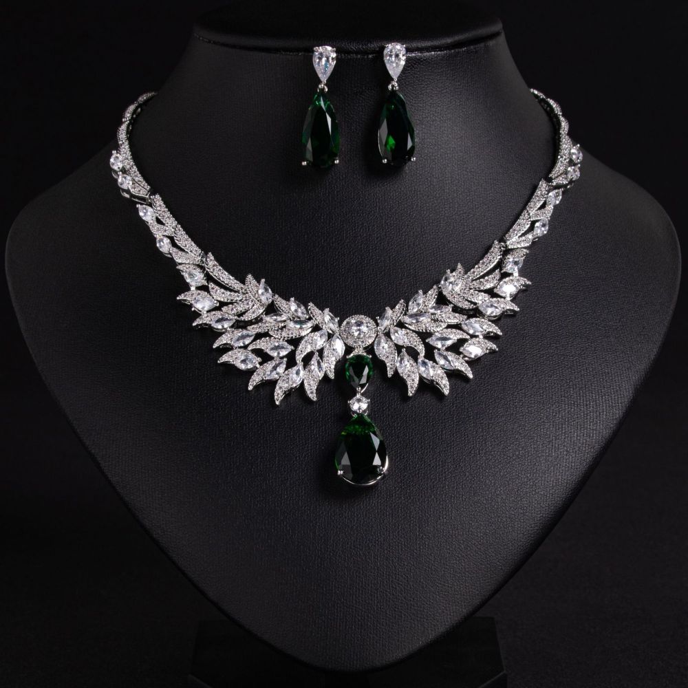 Simple Yet Glitzy Zircon Embedded Bridal Necklace And Earring Set Wedding Dress Accessories For Dinner Parties And Banquets