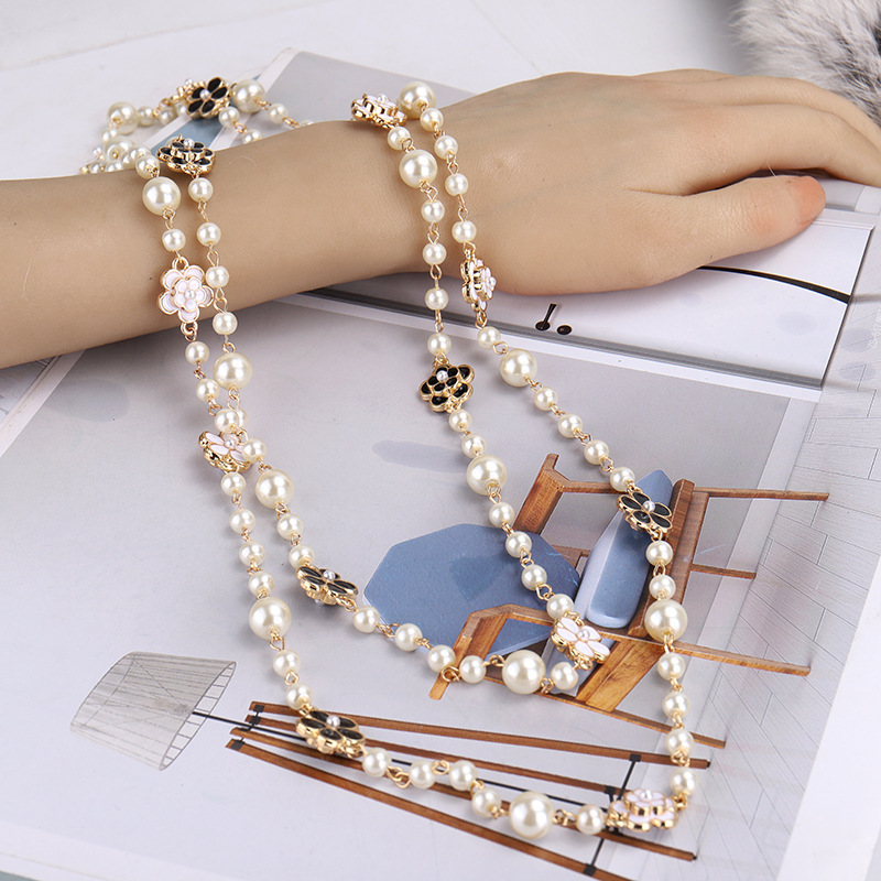 Casual Sweet Flower Imitation Pearl Alloy Beaded Enamel Women's Sweater Chain