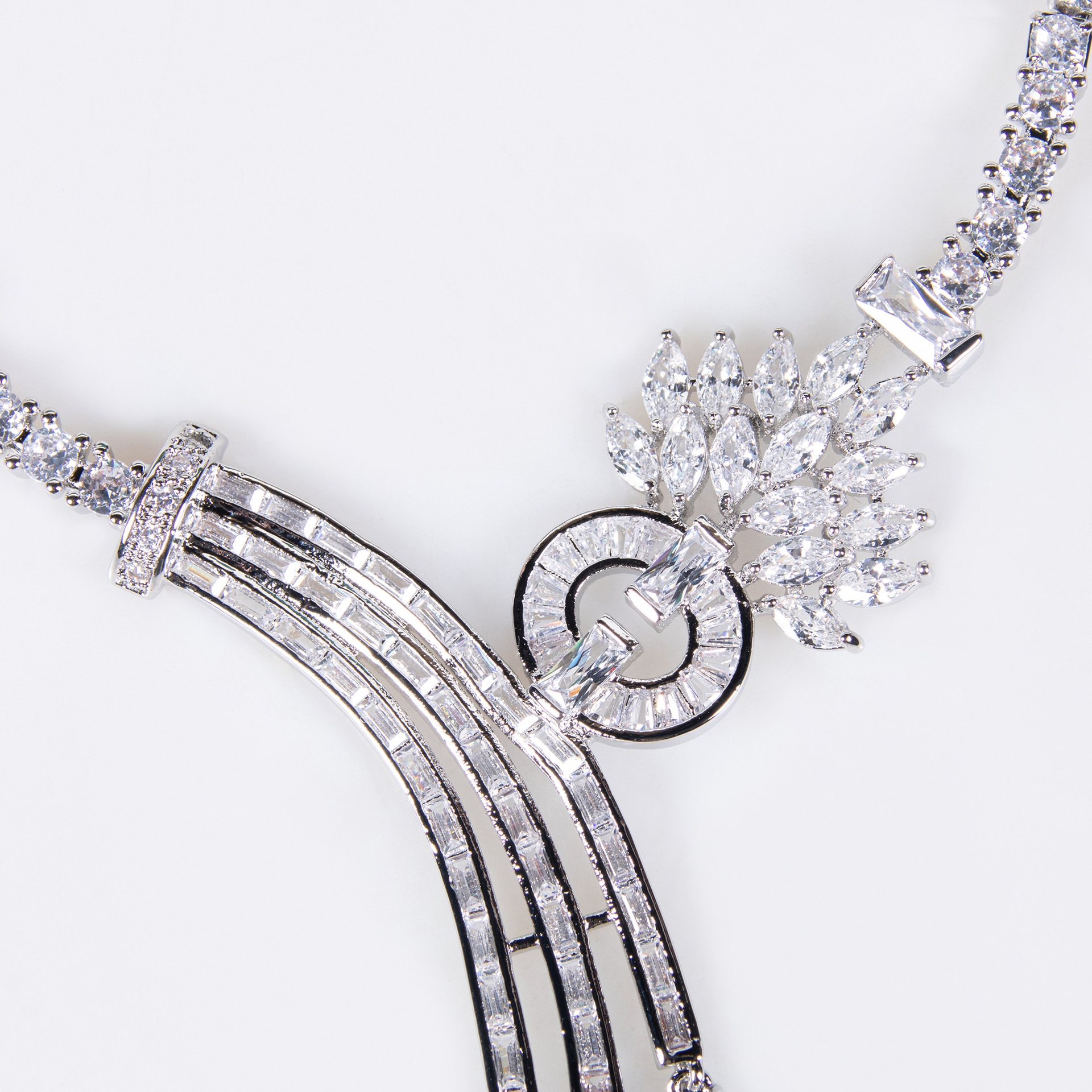 Elegant Waterdrop Zircon Necklace Set For Women Long Length Versatile Luxury Fashion Collarbone Chain Jewelry Combo