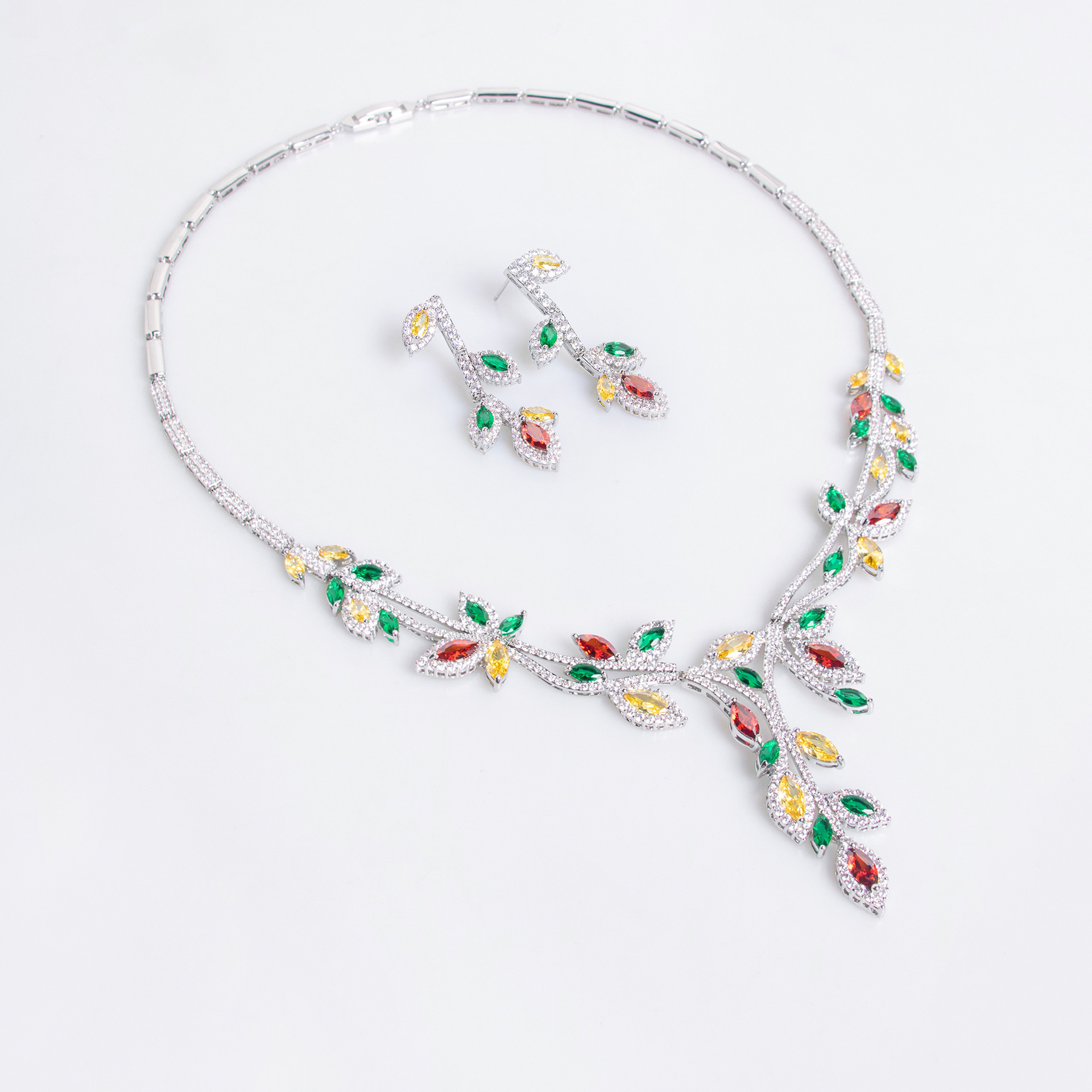 Leaf Motif High-End Jewelry Set New Style Fashionable OL Design Crystal And Copper Earrings And Necklace Women's Accessory