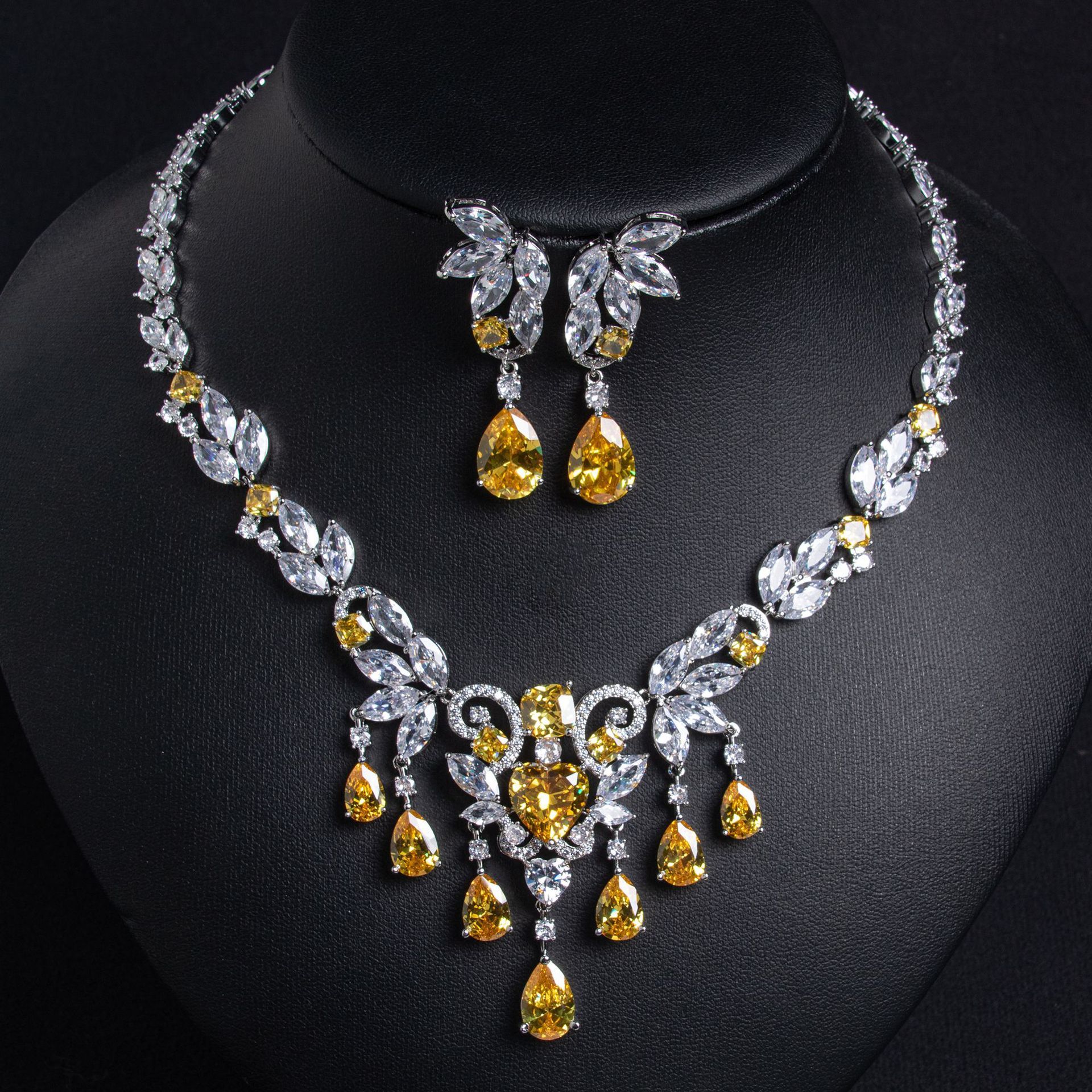 Wedding Couple Symmetrical Tassel Necklace Earrings Set Zirconia Ornament Two-Piece Set Luxury Style Copper Material Women