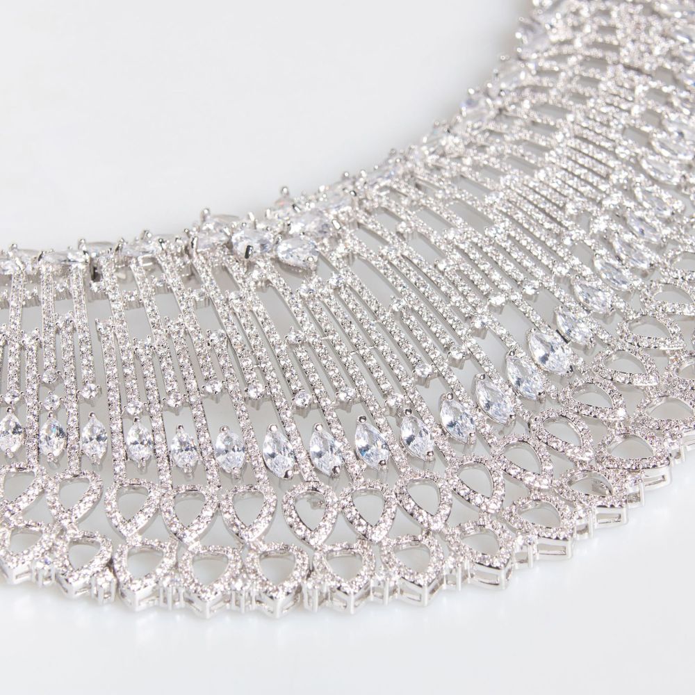 Fashionable Heavywork Pattern Full Diamond Necklace Set Luxury Hollow Texture Earrings Drop Shape Copper Jewelry For Women