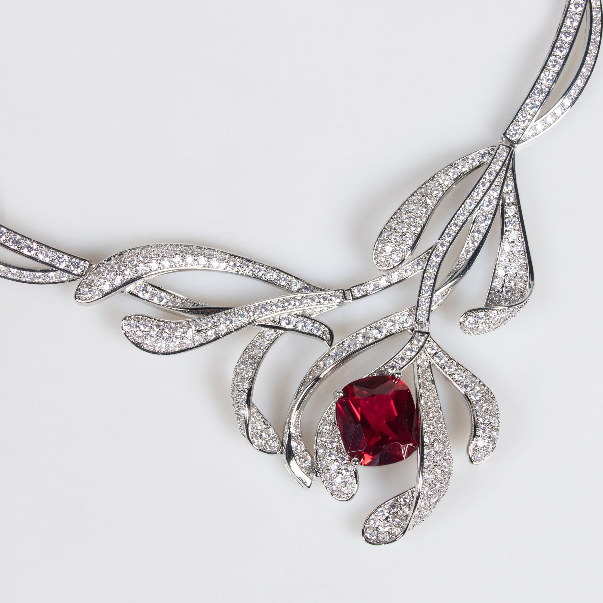 Luxurious Chinese Style Floral Necklace And Earring Set Embedded With Red Corundum Exquisite Jewelry For Women Plant Floral Pattern