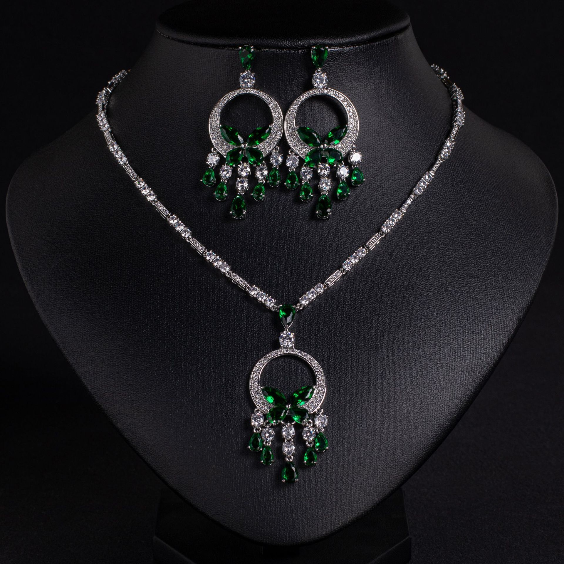 Women's Versatile Zircon Tassel Necklace High-End Jewelry Lightweight Luxury Geometric Pattern Simple Style Butterfly Knot