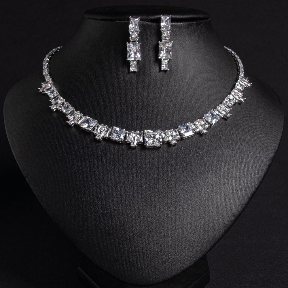 Luxurious Ice Flower Cut Zirconia Necklace Set Wedding Dress Accessories Evening Dinner Party Jewelry Earrings Geometric Pattern