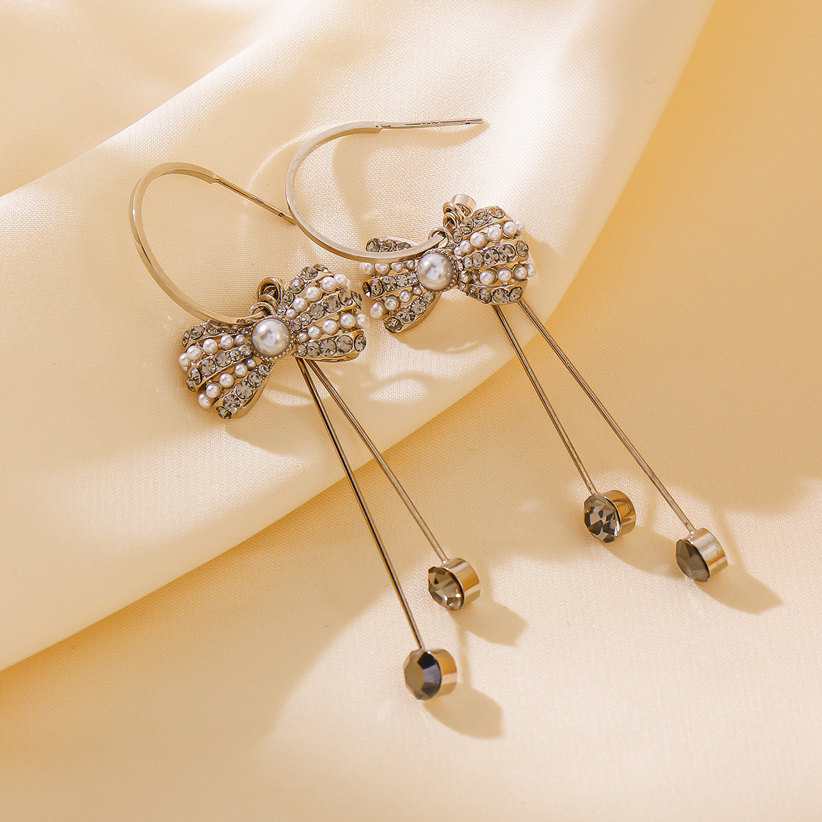 1 Pair Elegant Classic Style Bow Knot Copper Pearl Drop Earrings