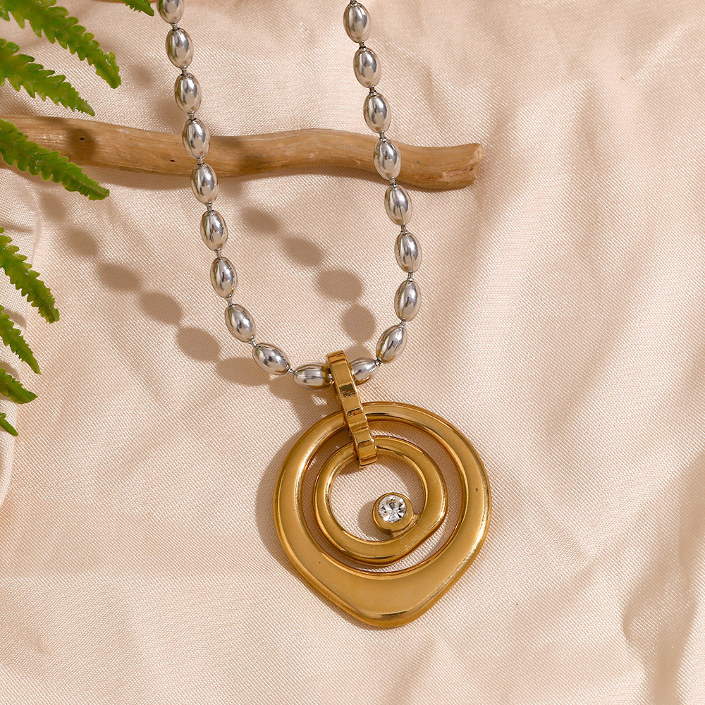 PVD Coated Real Gold Plated Round 304 Stainless Steel Vintage Style Classic Style Waterproof Non Tarnish 304 Stainless Steel Pendant Necklace