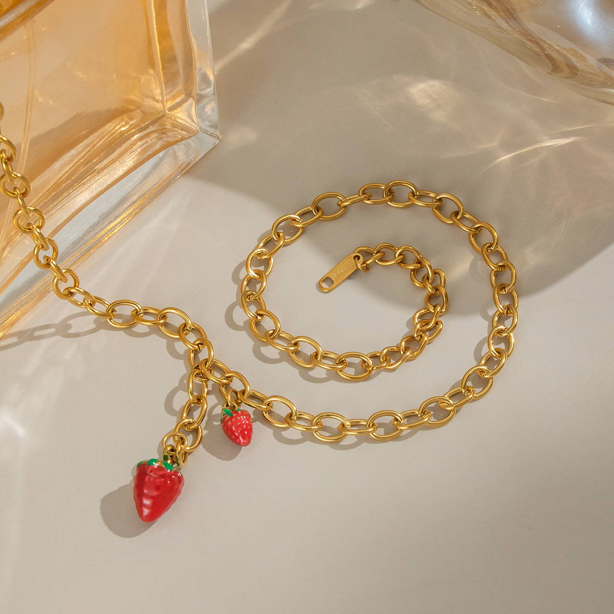 Sweet Fresh Strawberry Necklace Durable 18K Gold Plated Stainless Steel Non-Fading Countryside Style High-End Feeling Jewelry
